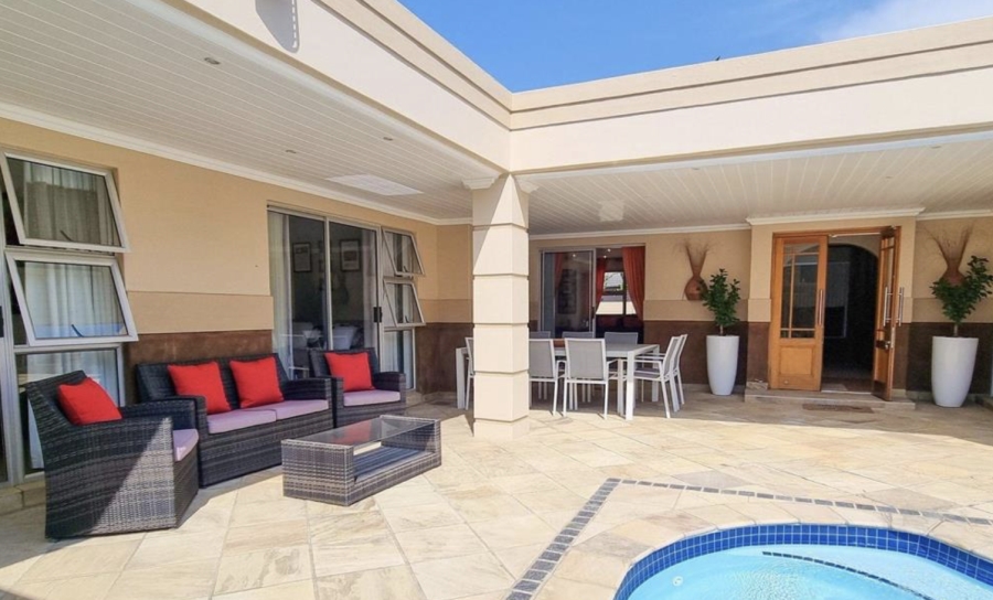 To Let 4 Bedroom Property for Rent in Rosendal Western Cape